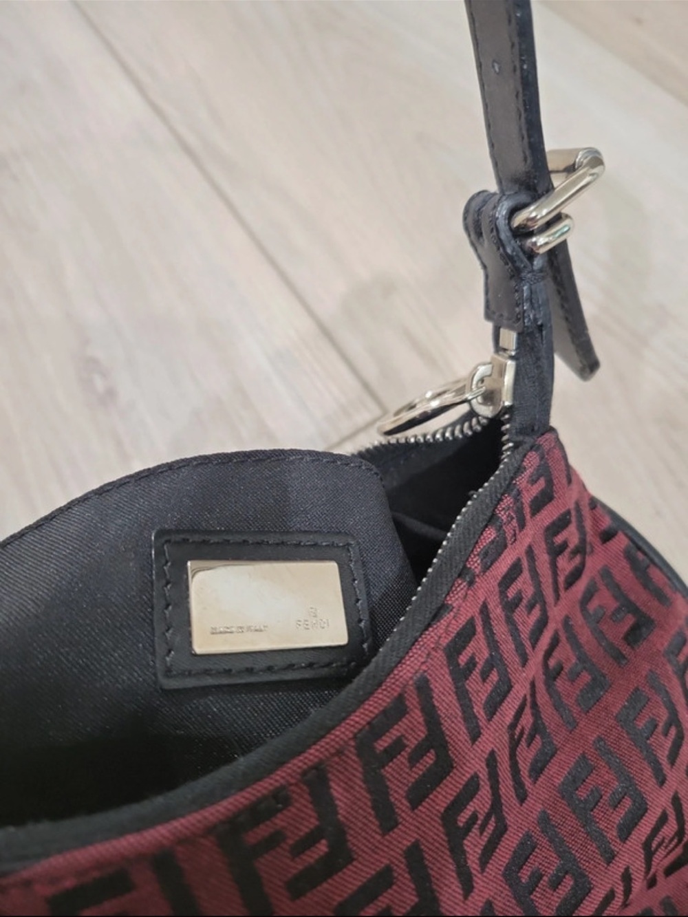 Fendi Red and Black Monogram Mini oyster Shoulder Bag - Picture 2 of 3